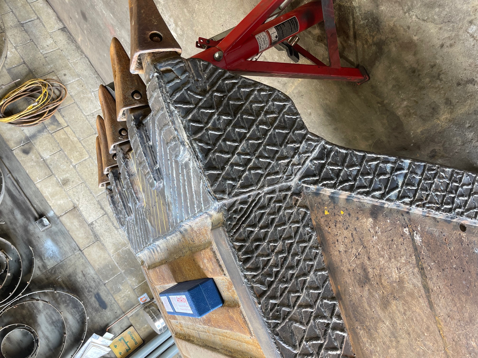 Machine bucket reconstructed